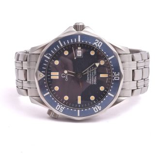 HERRUR OMEGA SEAMASTER PROFESSIONAL CHRONOMETER 300M AUTOMIC 41MM, MODELL: 25318000 (OBS!! KORT LÄNK, TVÅ EXTRA LÄNKBITAR MEDFÖLJER MEN KAN NOG FORTFARANDE VARA NGT KORT) DELVIS IFYLLT CERT (1997) UTAN ETUI