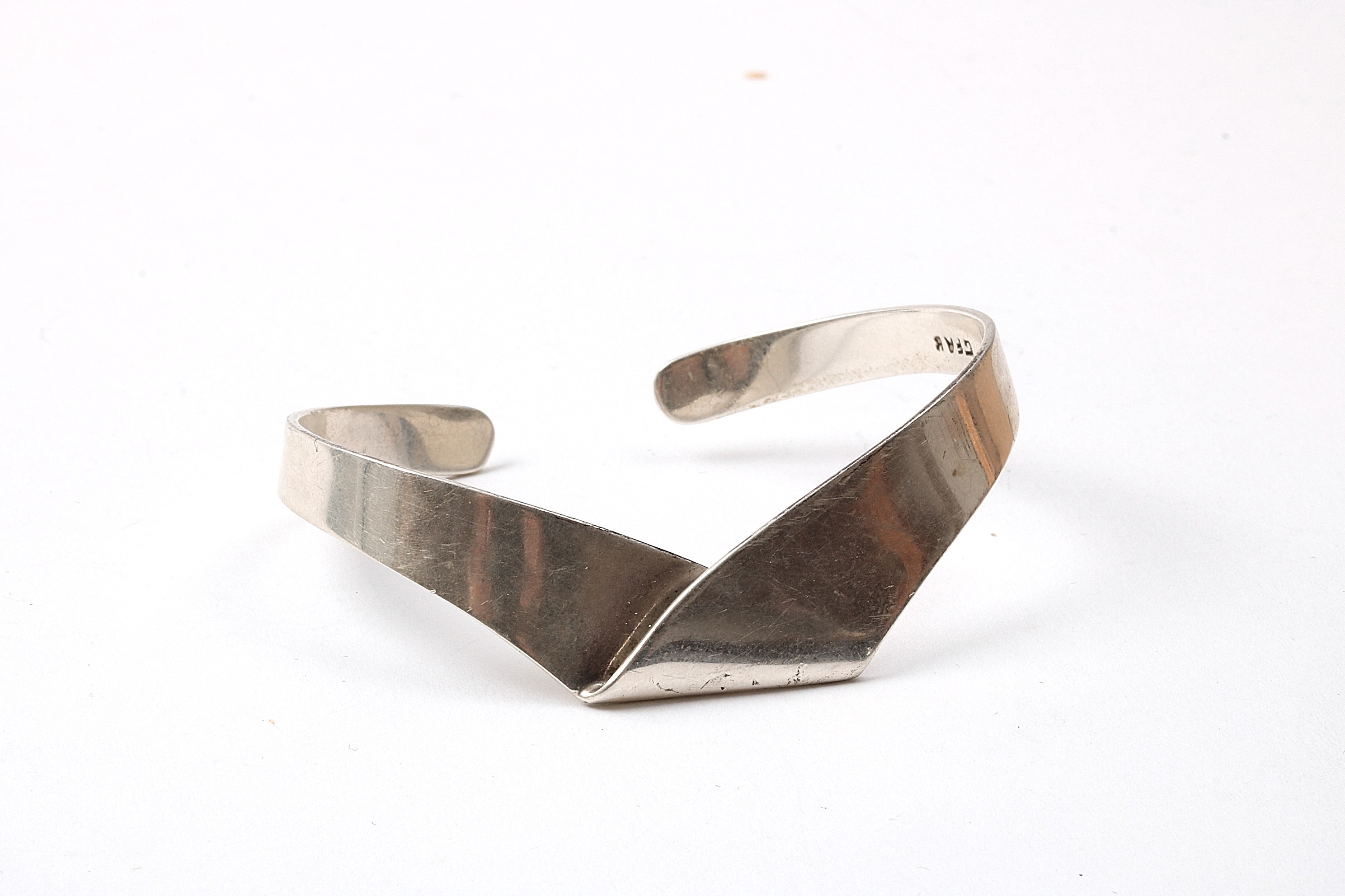 ARMRING TILLV GULDFYND. ø 5,7CM