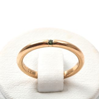 RING MED FÄRGAD DIAMANT OCH GRAVYR TILLV. NORDSTANS GULD, 15,5 MM