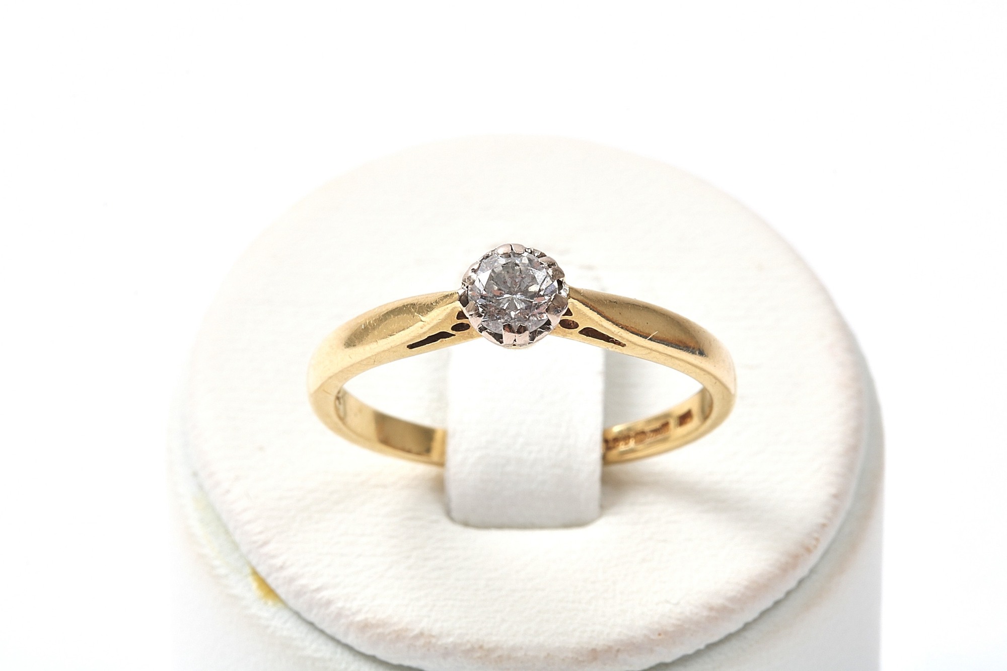 RING MED DIAMANT 0,25CT. 16,75MM.