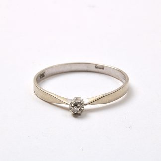 RING VITGULD MED DIAMANT 0,01CT. SVENSKA KONTROLLSTÄMPLAR. 17,75MM