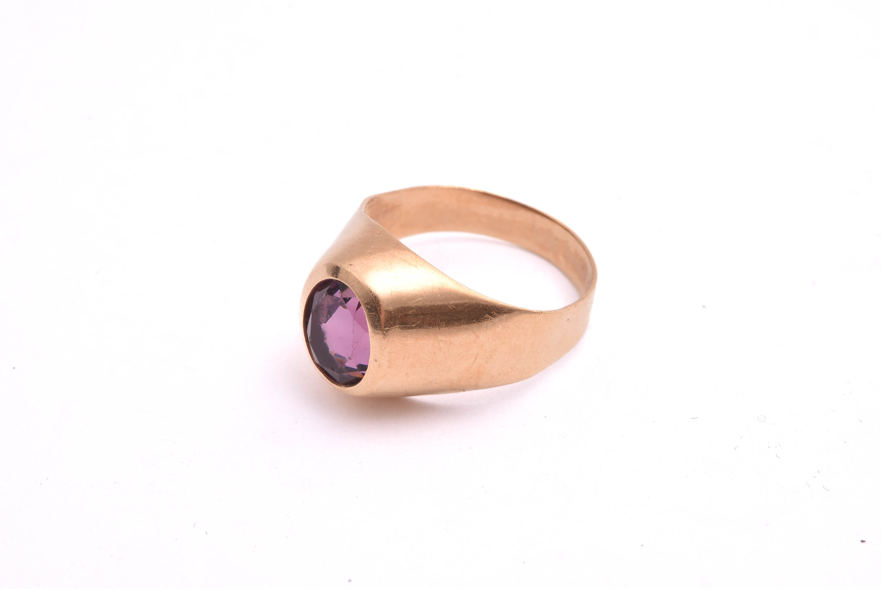 RING M AMETIST (SLITAGE & NAGG PÅ STENEN, REPOR PÅ GULDET) 15MM