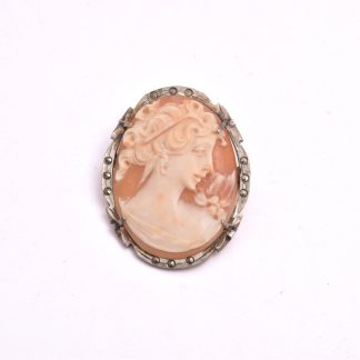 HÄNGE/BROSCH SILVER M SNIDAD SNÄCK-CAMÉ & MARKASITER, 3,9CM INKL ÖGLAN