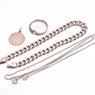 DIV. DEFEKTA SMYCKEN SILVER 925 (EN RING SILVER 835)