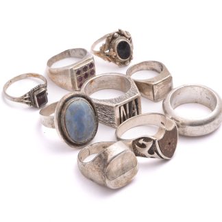 9 RINGAR SILVER (SLITAGE, REPOR, BUCKLOR & STENAR, NÅGRA M DEFEKTER)