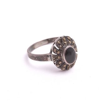 RING SILVER M MARKASITER & SVART SYNTETISK STEN, 16,5MM