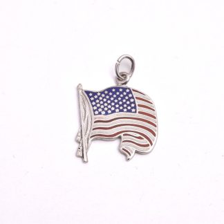 HÄNGE SILVER AMERIKANSKA FLAGGAN, 2,2CM INKL ÖGLAN (ÖGLAN EJ LÖDAD)