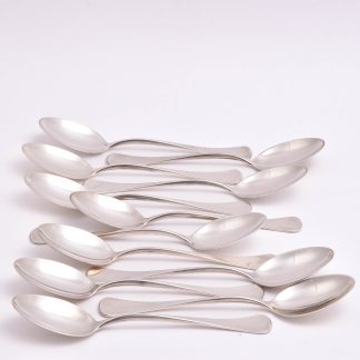 25 DELAR MATSILVER, DANSKA STÄMPLAR, TILLV. BRÖDRERNE W&S SÖRENSEN, HORSENS 1939-1950, SVENSK IMPORT-STÄMPEL (12 BORDSSKEDAR 180MM, 12 BORDSGAFFLAR 180MM, 1 LITEN SKED 146MM) TOT: 983,5G + 12 BORDSKNIVAR SILVER 199MM MED BLAD I STÅL & FYLLT HANDTAG, TOTALT: 627,5G