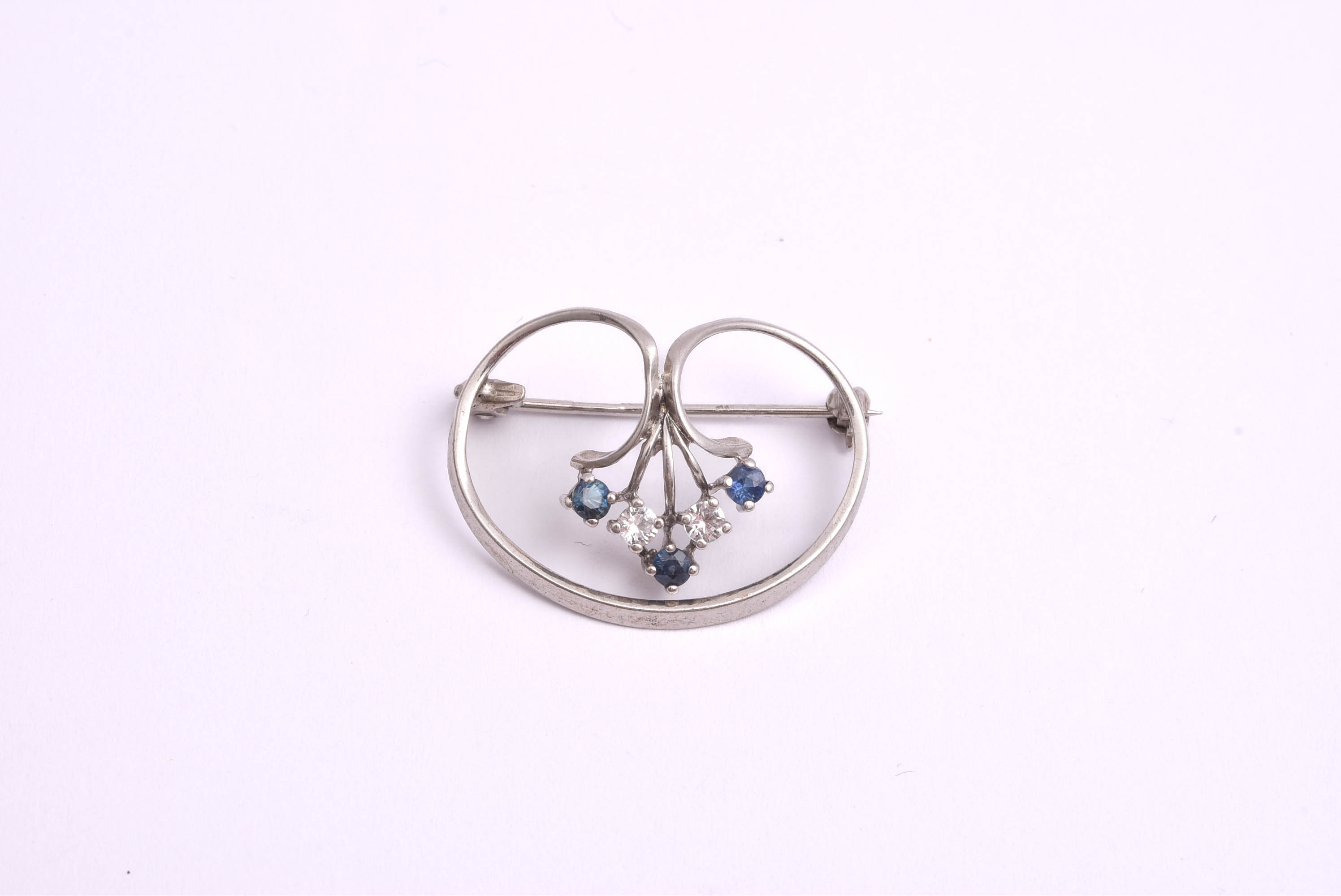 BROSCH SILVER M BLÅ SAFIRER & CUBIC ZIRKONIA, 2,7CM, TILLV. TEKA, THEODOR KLOTZ, TYSKLAND