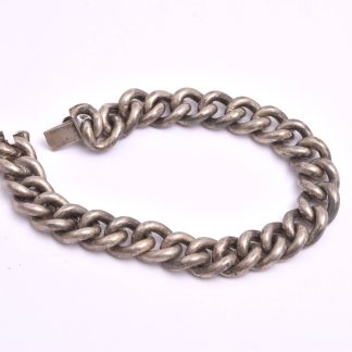 ARMLÄNK SILVER (DEFEKT) 19CM, BREDD: 1CM (OBS!! LÅSET TRÖGT MEN LÅSER SVAGT & GÅR LÄTT UPP, SÄKERHETSKEDJA SAKNAS, FLERA SMÅ BUCKLOR) SVENSK IMPORT STÄMPEL