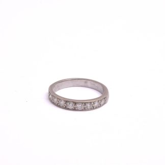 RING VITGULD ALLIANS M 9 BRILJANT-SLIPADE DIAMANTER TOT. CA 0,27CT, 16,5MM (OBS!! RINGEN SAKNAR STÄMPLAR SÅ SÄLJES SOM DEFEKT, EVENTUELLT I BEHOV AV ATT RODIERAS OM)