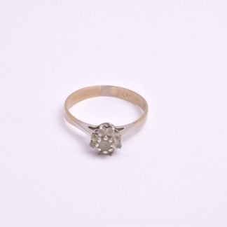 RING M VITA SYNTETISKA STENAR, 18MM (I BEHOV AV ATT RODIERAS OM)