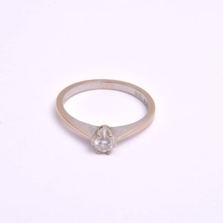 RING VITGULD M BRILJANT-SLIPAD DIAMANT 0,20CT WESSELTON Si, 17MM (OBS!! GULDET I BEHOV AV ATT RODIERAS OM) TILLV. GULDFYND, REK. NYPRIS: 17498:-