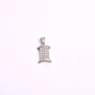 HÄNGE VITGULD M 24 PRINSESS-SLIPADE DIAMANTER TOT 0,50CT, 1,8CM INKL ÖGLAN