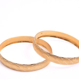 2 ARMRINGAR, INNER-DIAMETER: 6,6-6,8CM (NGT OJÄMNA) BREDD: 1CM