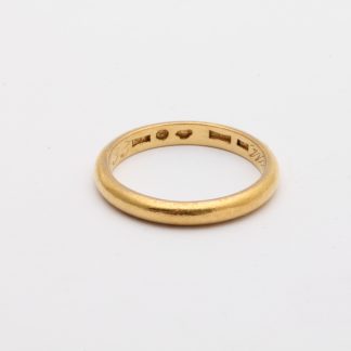 SLÄT RING MED GRAVYR ø 19,5MM - TILLV. SVERIGE - OBS! NÅGOT REPIG!
