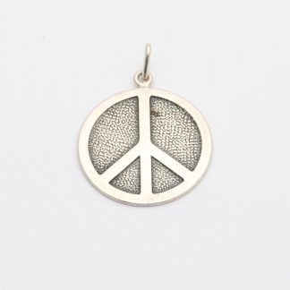 HÄNGE " PEACE " 32x23MM - TILLV. 1972 LINDESBERG