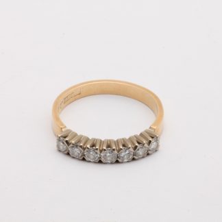 RING MED DIAMANTER TOT. 0,75CT ENLIGT INSKRIPTION, ø 18,5MM - TILLV. JUVEL-MAGNUS HENÅN 1981