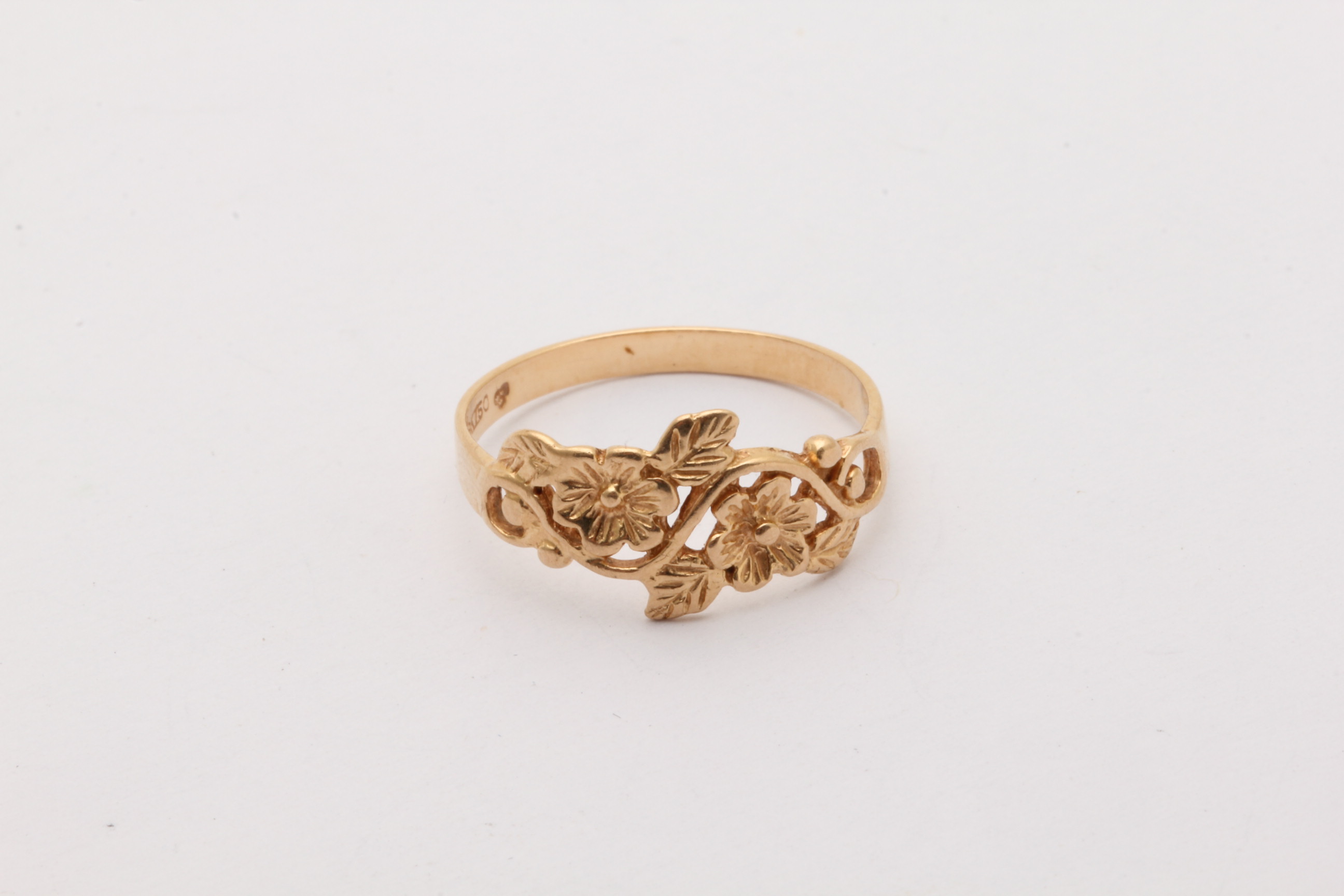 RING MED BLOMMOR ø 16MM – TILLV. BRONSIL AB
