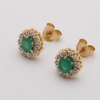 PAR ÖRHÄNGEN CARMOSÉ MED SMARAGDER OCH DIAMANTER TOT. CA: 0,20CT, 10x8MM - TILLV. GULDFYNDGRUPPEN