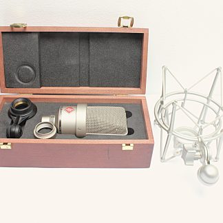 STORMEMBRANSKONDENSATORMIKROFON: NEUMANN P48 TYPE TLM 103 I ORIGINAL FODRAL MED EA1 FÄSTE - NYPRIS: 14.490KR THOMANN.DE