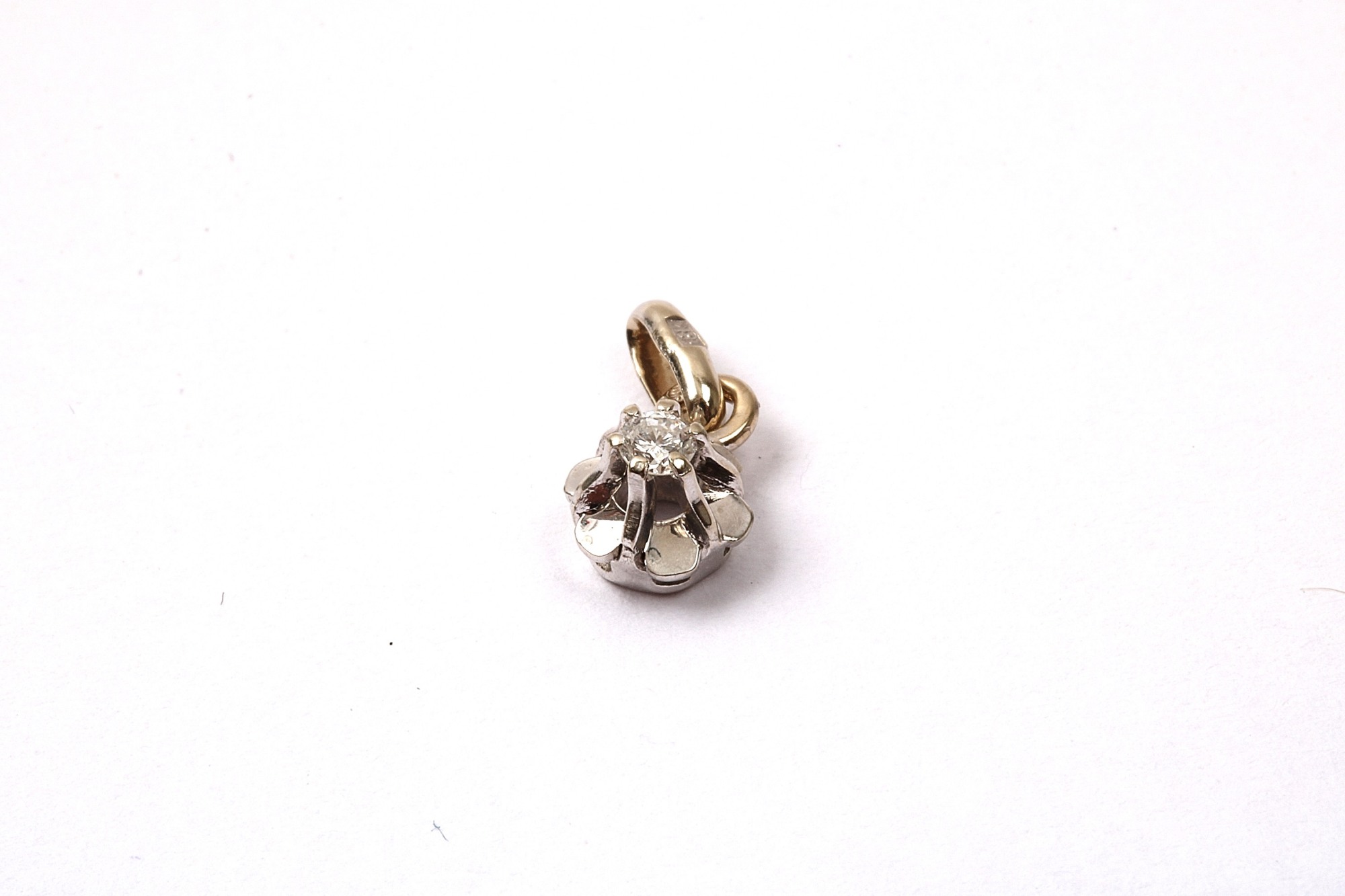 HÄNGE VG MED DIAMANT, 0,03 CT, SVENSKA STÄMPLAR