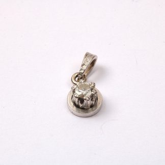 HÄNGE VG MED DIAMANT, 0,14CT, TILLV. ALTON