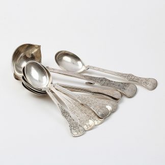 10 KAFFESKEDAR, L 12,5 CM, 1 SYLTSKED, SÅS SLEV I SILVER, TILLV. O.OLBERG, NORGE