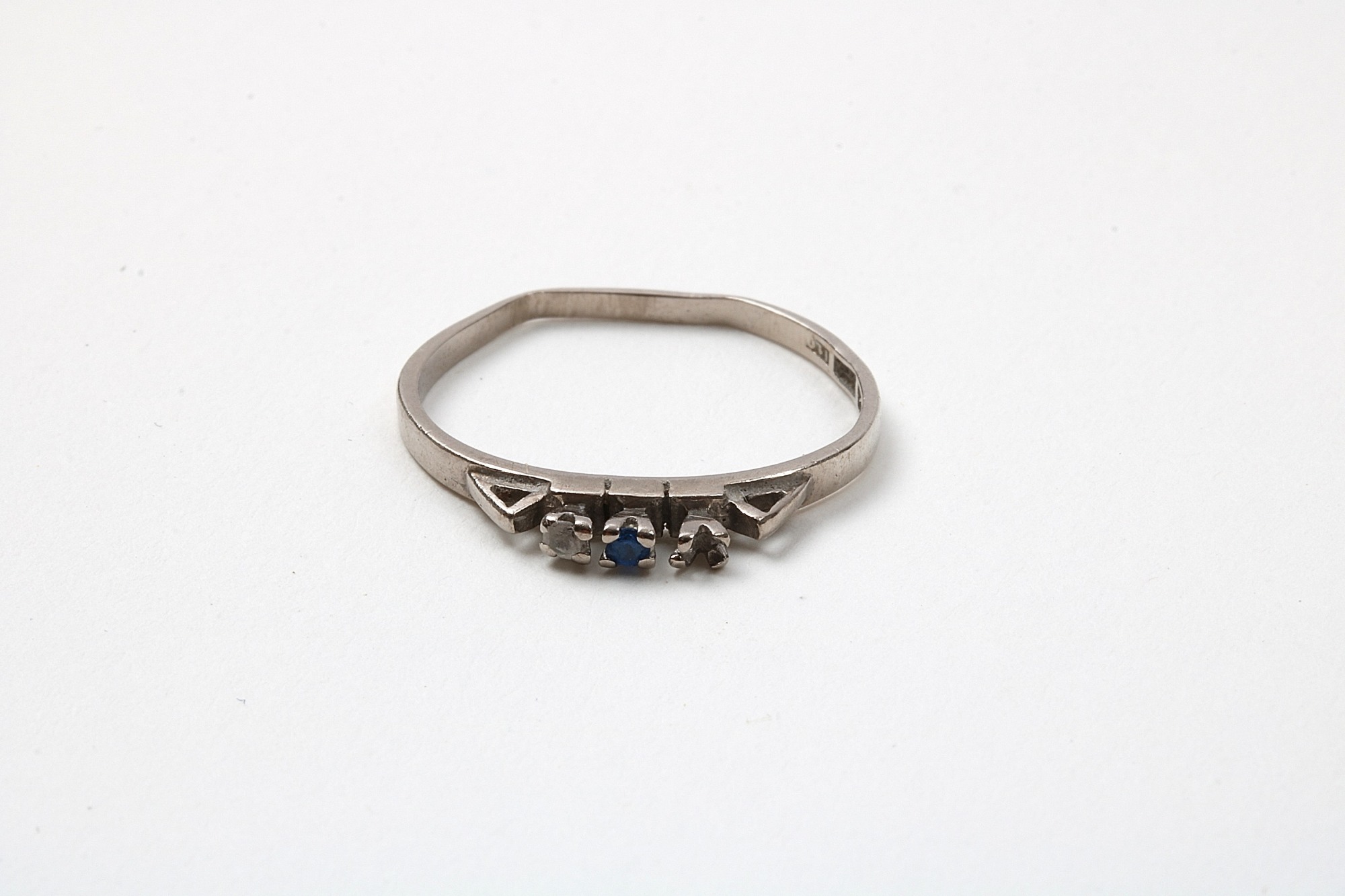 DEFEKT RING MED STEN